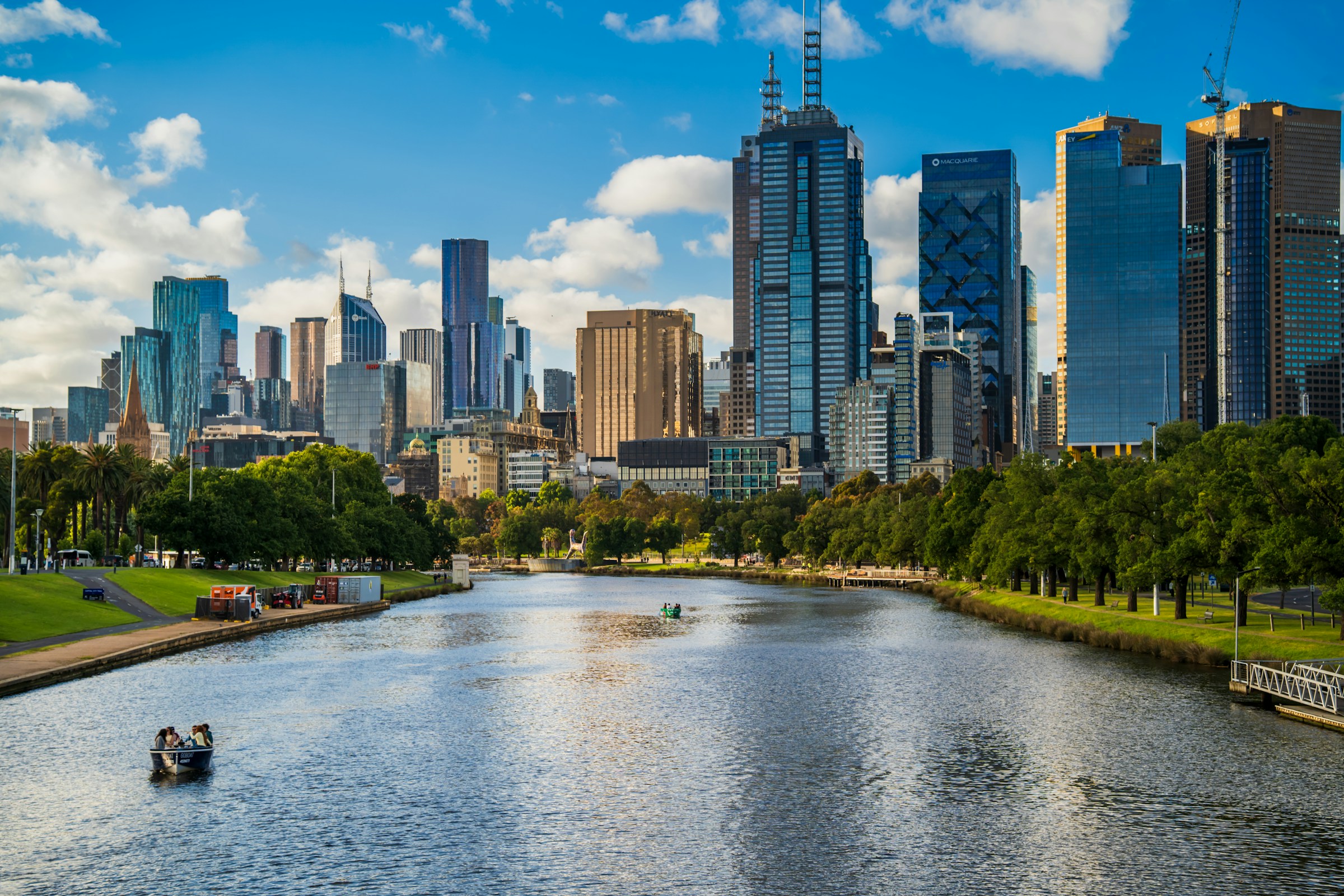 Melbourne skyline and Yarra River on a clear day